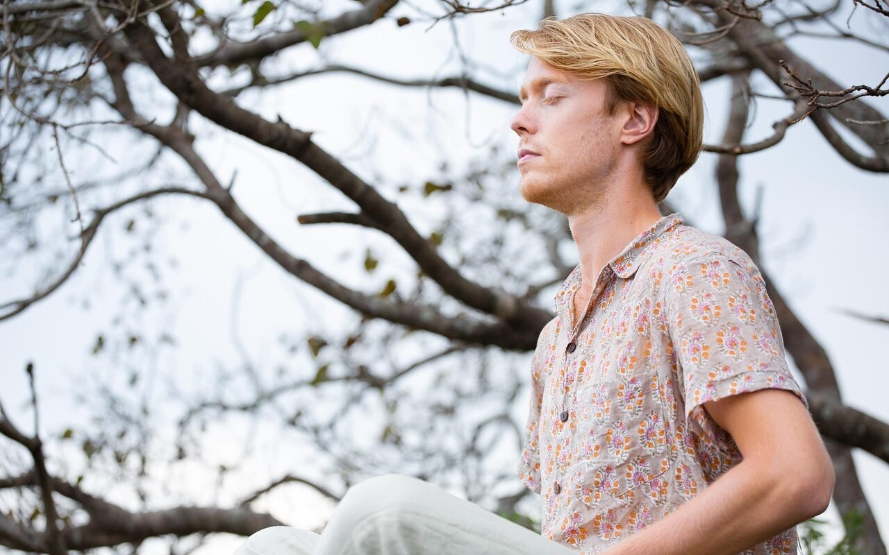 ध्यान करते समय मानसिक स्वास्थ्य में सुधार