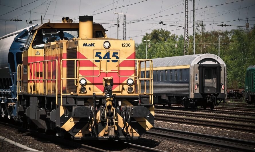 ट्रेन में सफर के लिए जरूरी सामान – एक परफेक्ट ट्रैवल चेकलिस्ट