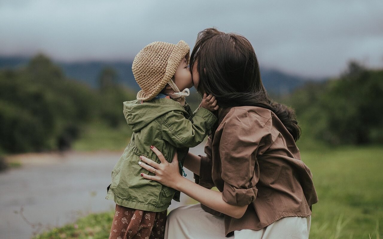 बच्चों को अच्छी आदतें सिखाएँ